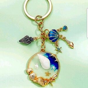 CLEARANCE 💖Shell Decor Keychain